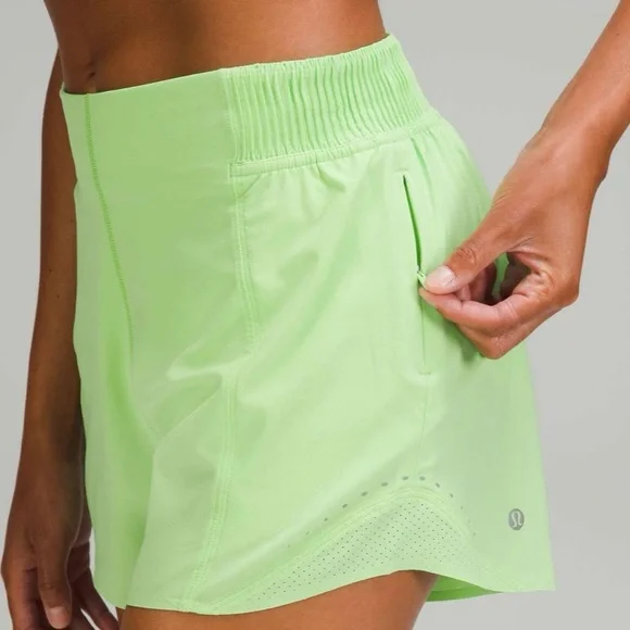 Lululemon Hotty Hot High-Rise Short 4" *Special Edition Scream Green Light - Picture 4 of 8